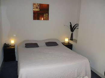 Logis Du Chateau Hotel