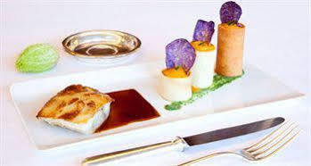 Logis Du Chateau Hotel 3*